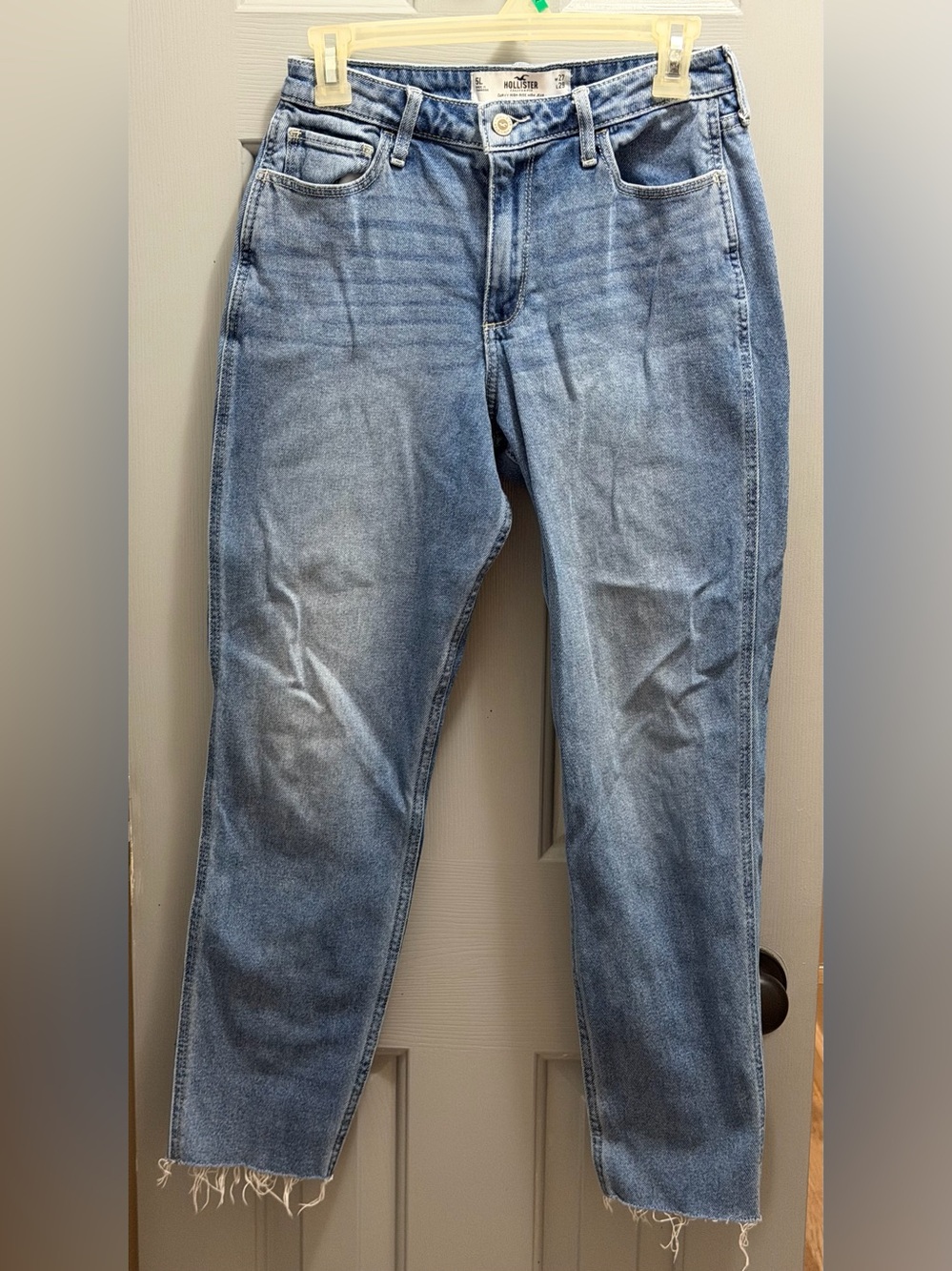 Hollister Curvy High-Rise Mom Jean Size *5L 27x29